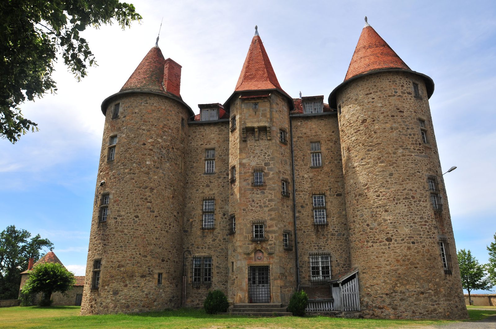 Espace réception Château de Montfort - Office de Tourisme du Pays D'Issoire